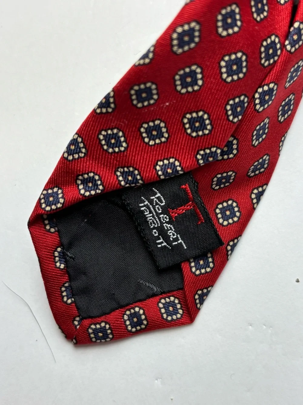 Robert Talbott for A.O.White Classic Red Silk tie - Picture 6 of 7